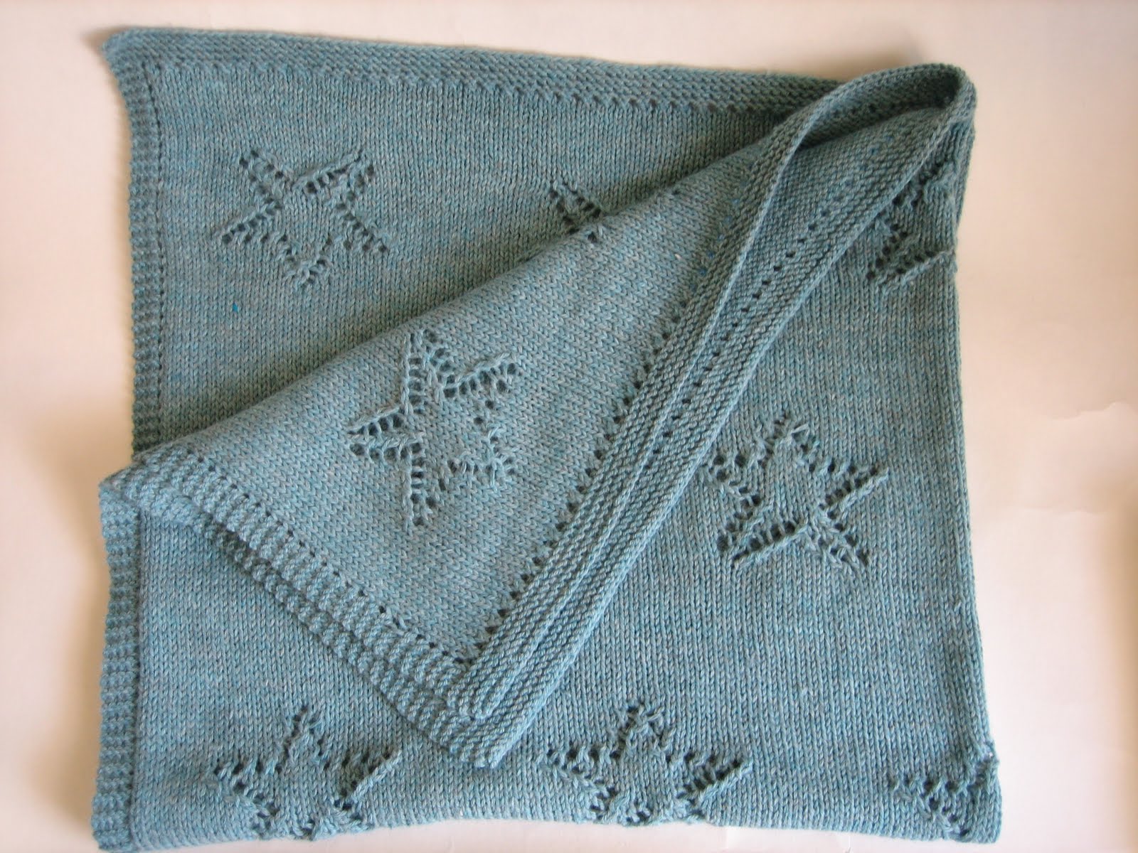 modele de couverture tricot pour bebe gratuit 2