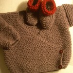 modele tricot bébé cache coeur #7