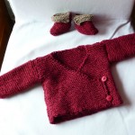 modele tricot bébé cache coeur #9