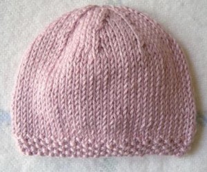 photo tricot modele tricot bonnet bébé naissance 18