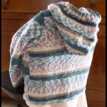 photo tricot modèle tricot gilet capuche fille 3