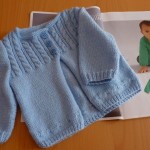 photo tricot modele gratuit tricot layette gilet 11