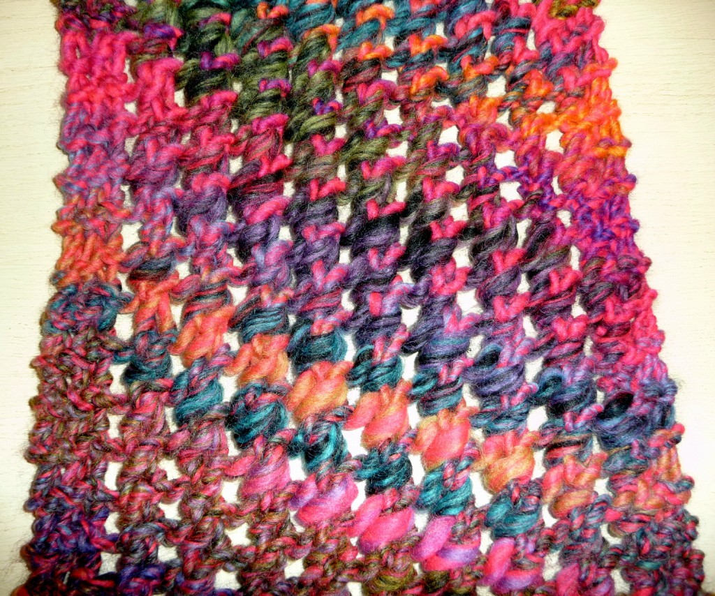 photo tricot modele tricot echarpe laine katia 15