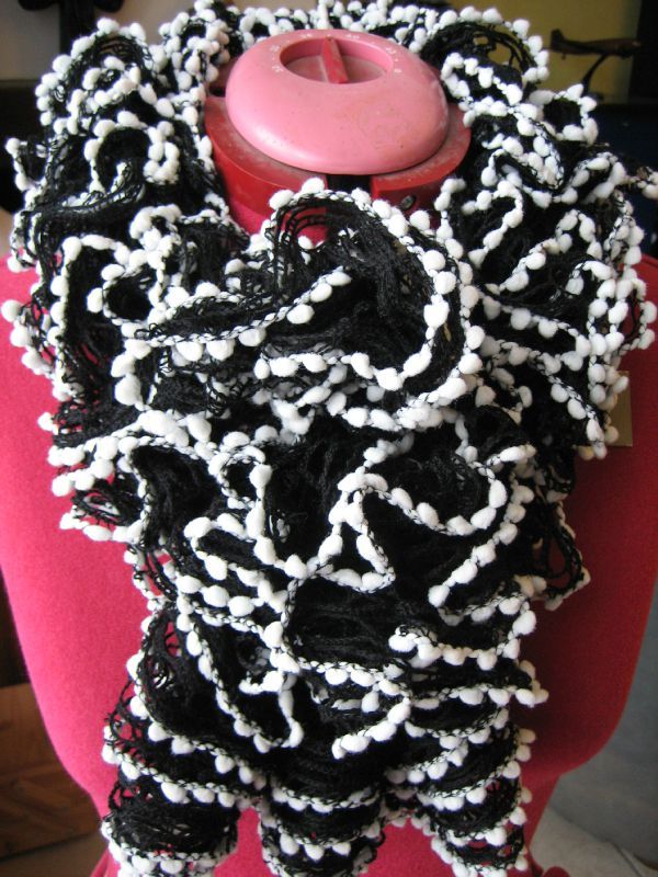 photo tricot modele tricot echarpe laine katia 16