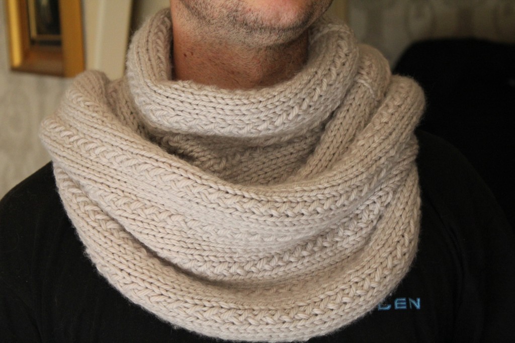 photo tricot modele tricoter echarpe tube 13