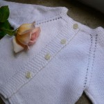 photo tricot modèle tricot bébé top down 3