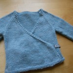 modele tricot bébé cache coeur #5