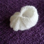 photo tricot modele tricot bebe chaussons 12