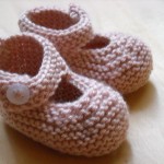 photo tricot modele tricot bebe chaussons 3