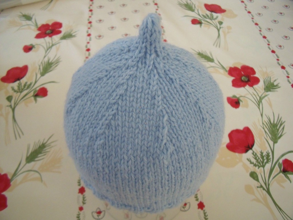 photo tricot modele tricot bonnet bébé 6 mois 3